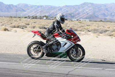 media/Dec-01-2025-Moto Forza (Mon) [[2daa91e15f]]/3-Beginner Group/Session 3 (Turn 16 Inside)/